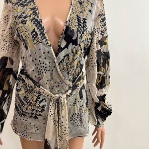 Cynthia Rose dress top